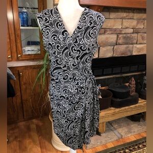 ANN TAYLOR SIZE LARGE BLACK & WHITE SLEEVELESS PAISLEY WRAP DRESS EUC